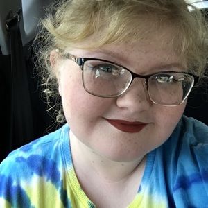 Meet your Posher, Rebecca